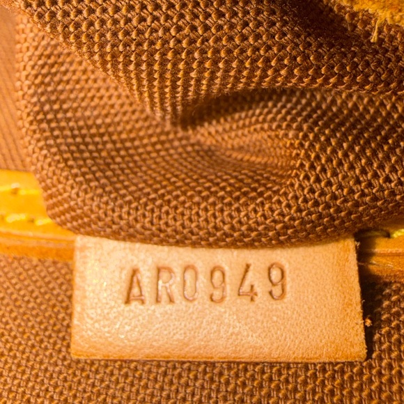 LOUIS VUITTON MONOGRAM ALMA PM WITH COA - Picture 3 of 11